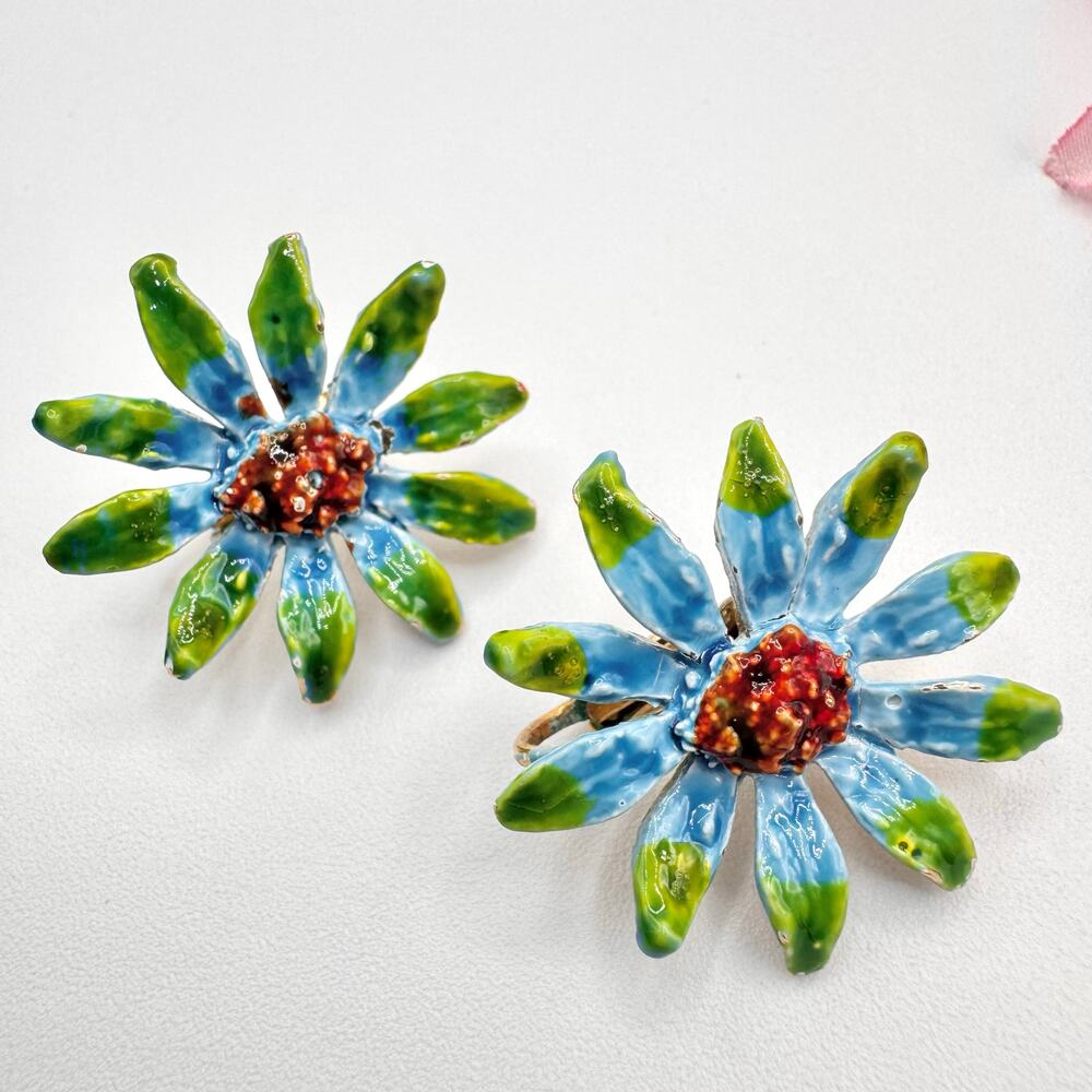 Vintage ART Arthur Pepper Enamel Flower Clip On Earrings Green Blue Red Daisy